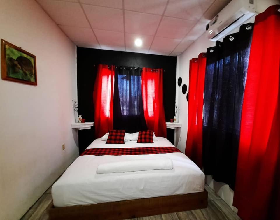 Saint Charles Inn, Belize Central America Punta Gorda Ngoại thất bức ảnh