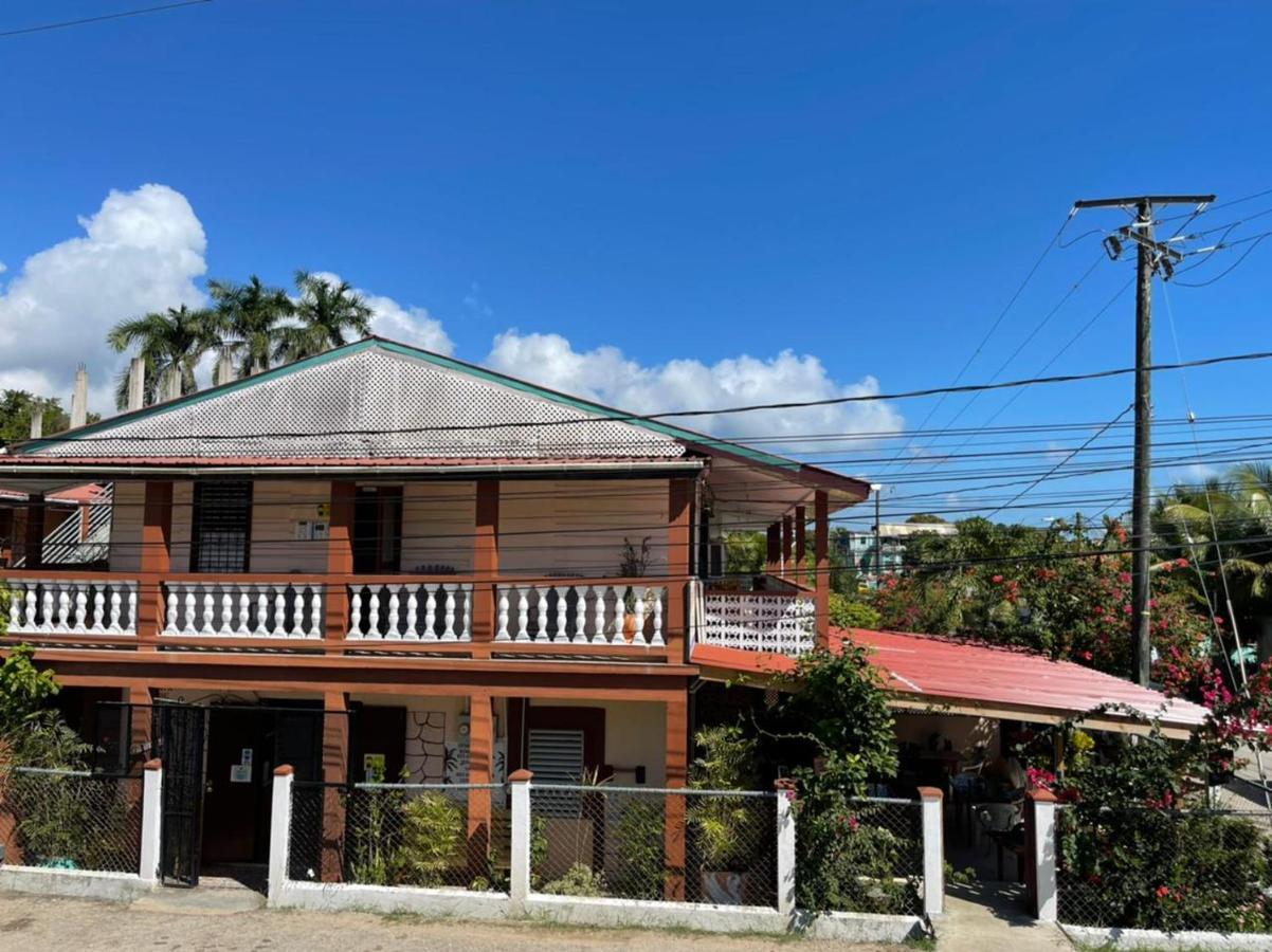 Saint Charles Inn, Belize Central America Punta Gorda Ngoại thất bức ảnh