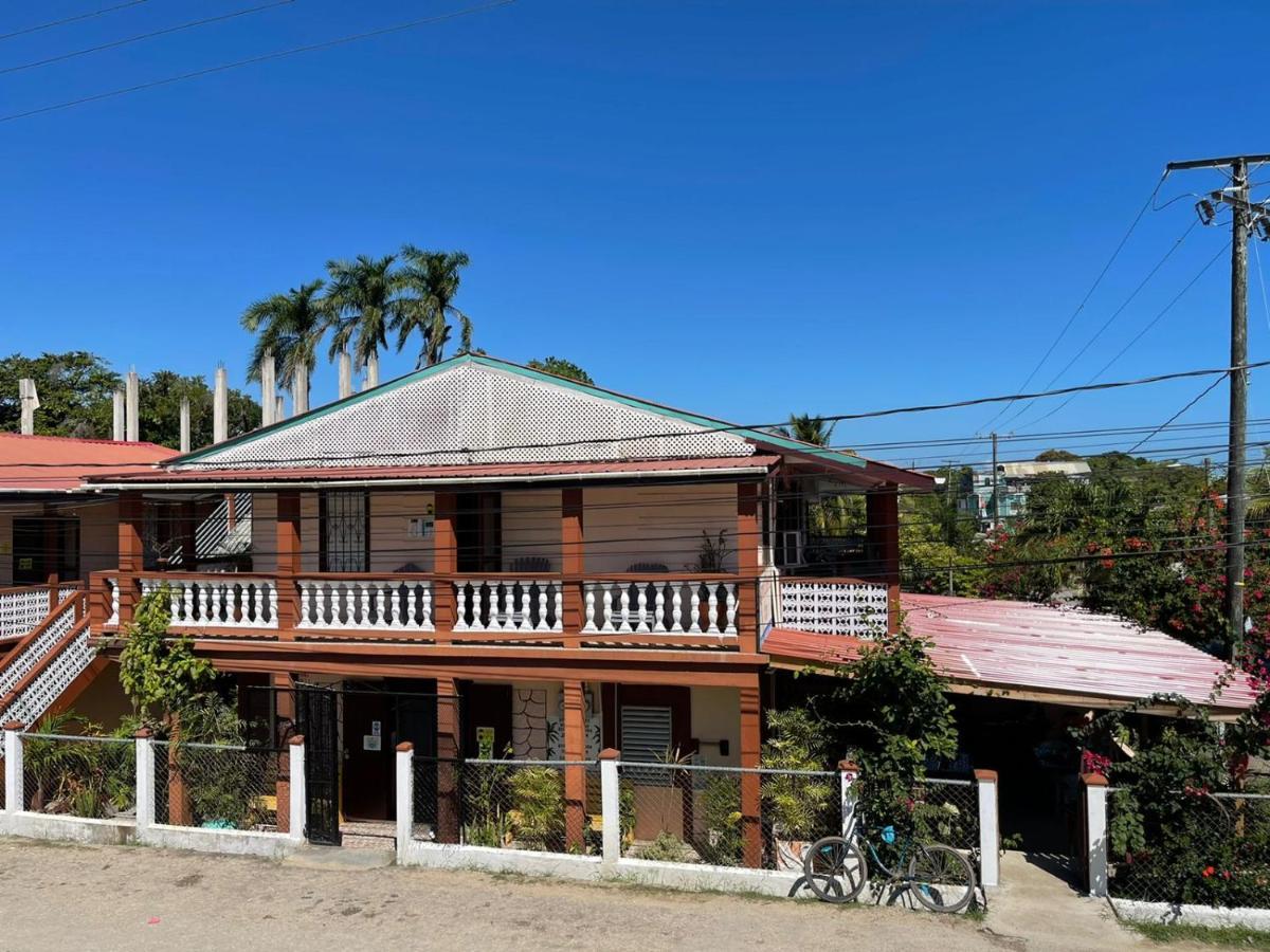 Saint Charles Inn, Belize Central America Punta Gorda Ngoại thất bức ảnh