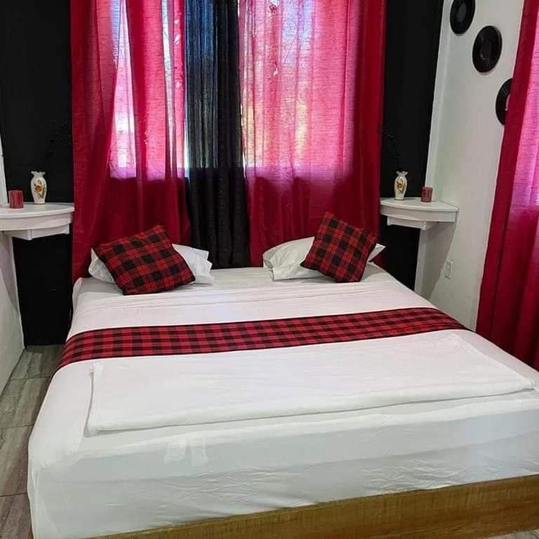 Saint Charles Inn, Belize Central America Punta Gorda Ngoại thất bức ảnh