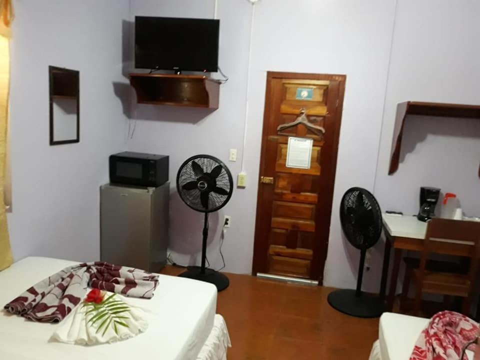 Saint Charles Inn, Belize Central America Punta Gorda Ngoại thất bức ảnh